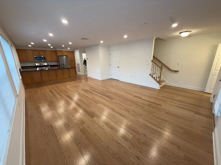 302 Paine Ct — Photo 17