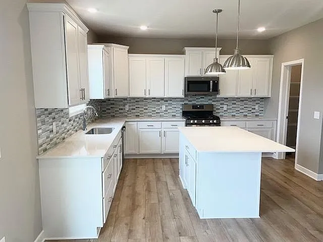 Gorgeous open concept kitchen!