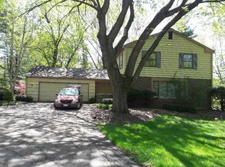 9 Walnut Ln, South Barrington, IL 60010