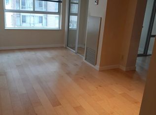 711 Bay St #821, Toronto, ON M5G 2J8