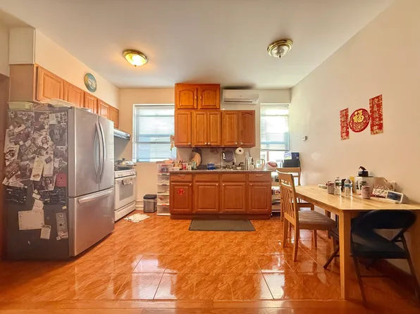 2125 77th Street image 3 of 17