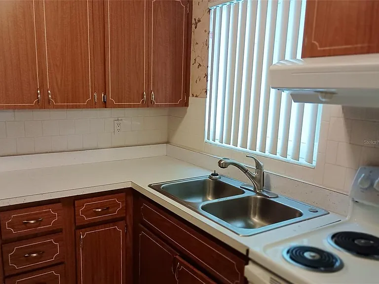 1875 Sunny Dr #G32 — Photo 5