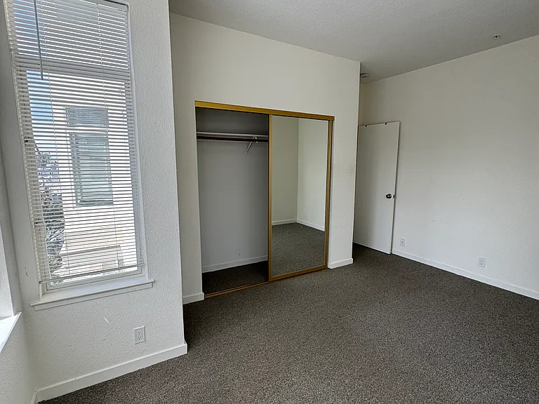 1400 Jones St #202 — Photo 15