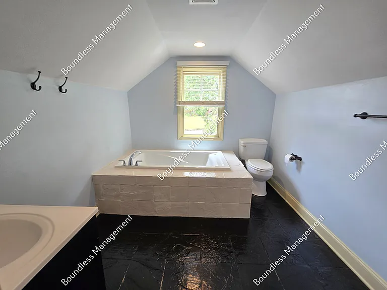 2533 Sylvan Rd — Photo 15