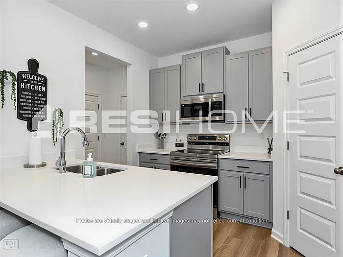 109 McGurn St — Photo 4