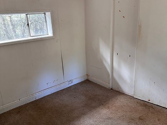 3rd image of 15156 Vavassuer Way