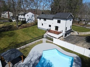 565 Elm St, Concord, MA 01742