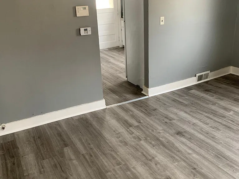 1936 Lillie Ave — Photo 2