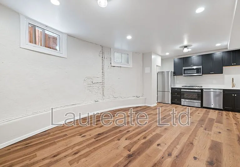 1126 N Lafayette St #5 — Photo 1
