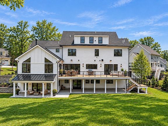 5th image of 15 Spring Hill Farm Rd