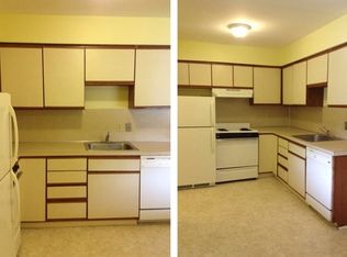 6055 In The Pines Dr SE, Grand Rapids, MI 49548