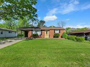 1141 Landgraf Dr, Cape Girardeau, MO 63701