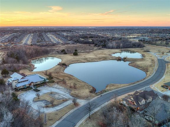 2nd image of 2100 Turtle Creek Dr