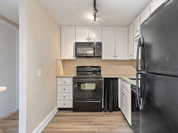 4th image of 200 Burkhall St Unit 510