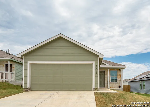 5223 Hornbeck Hts