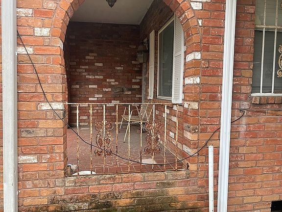 4th image of 9026 Apple St