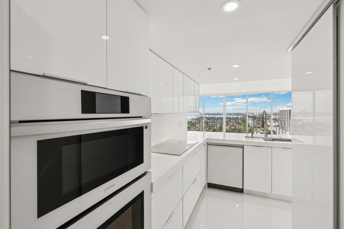 next background image