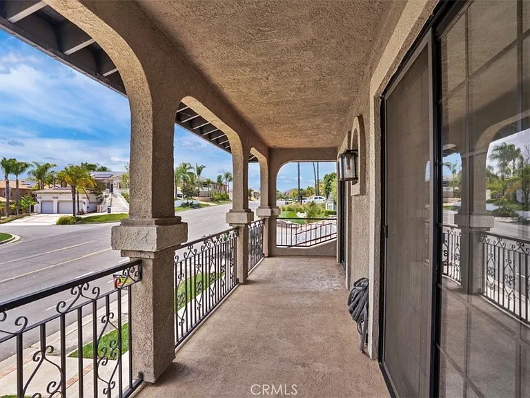 24050 Canyon Lake Dr N — Photo 32