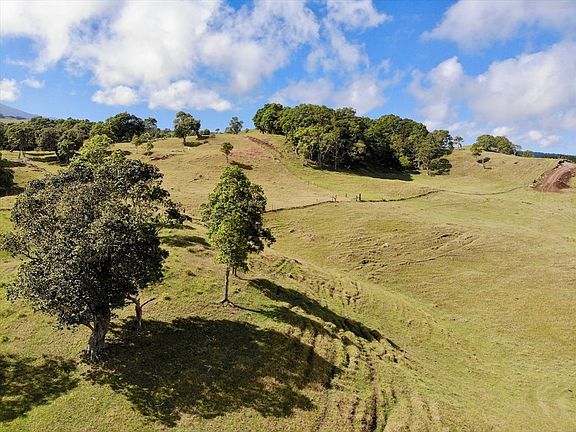 3rd image of 44-5403 Waikaalulu Rd #84-E