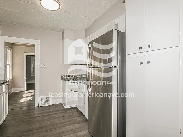 1432598_007_kitchen_7.jpg