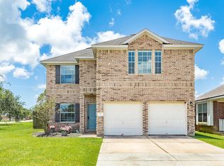 101 Cacao St, Lake Jackson, TX 77566
