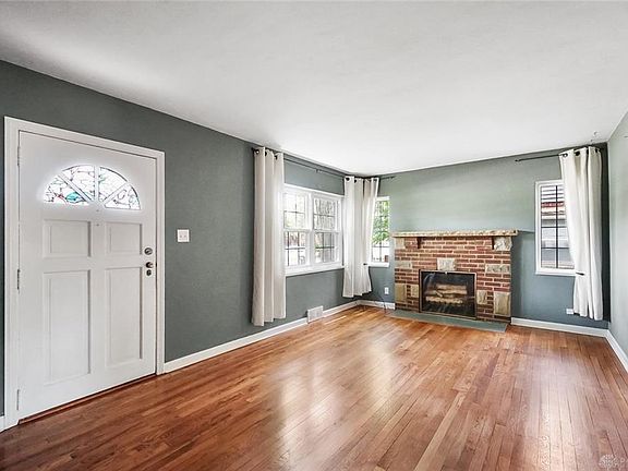 3rd image of 1010 Broadview Blvd