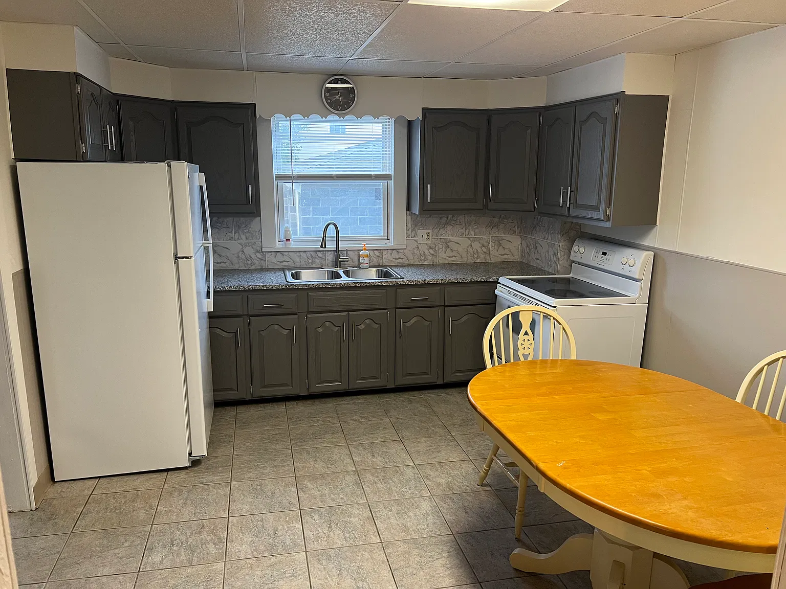 3 bed, 1000 sqft, $1,250 — Photo 2