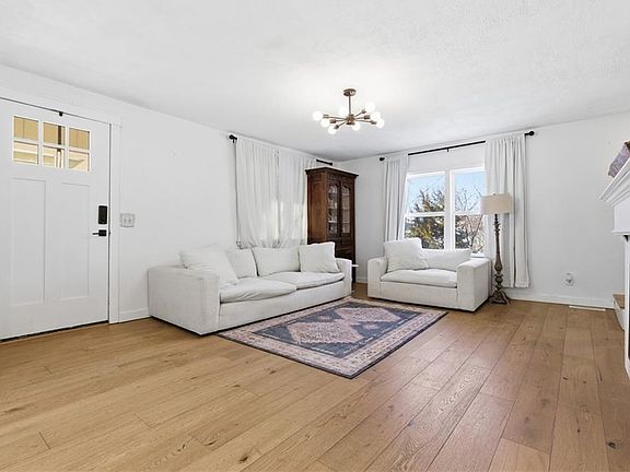 4th image of 705 N 141st St
