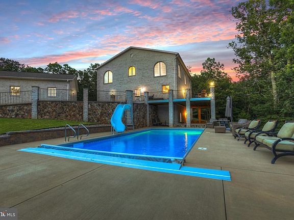 5th image of 207 Westview Dr