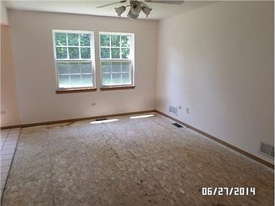 3rd image of 104 N Metropolitan Ave