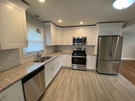 4th image of 16623 Thornton Ave