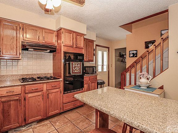 4th image of 53 Lakeside Dr S