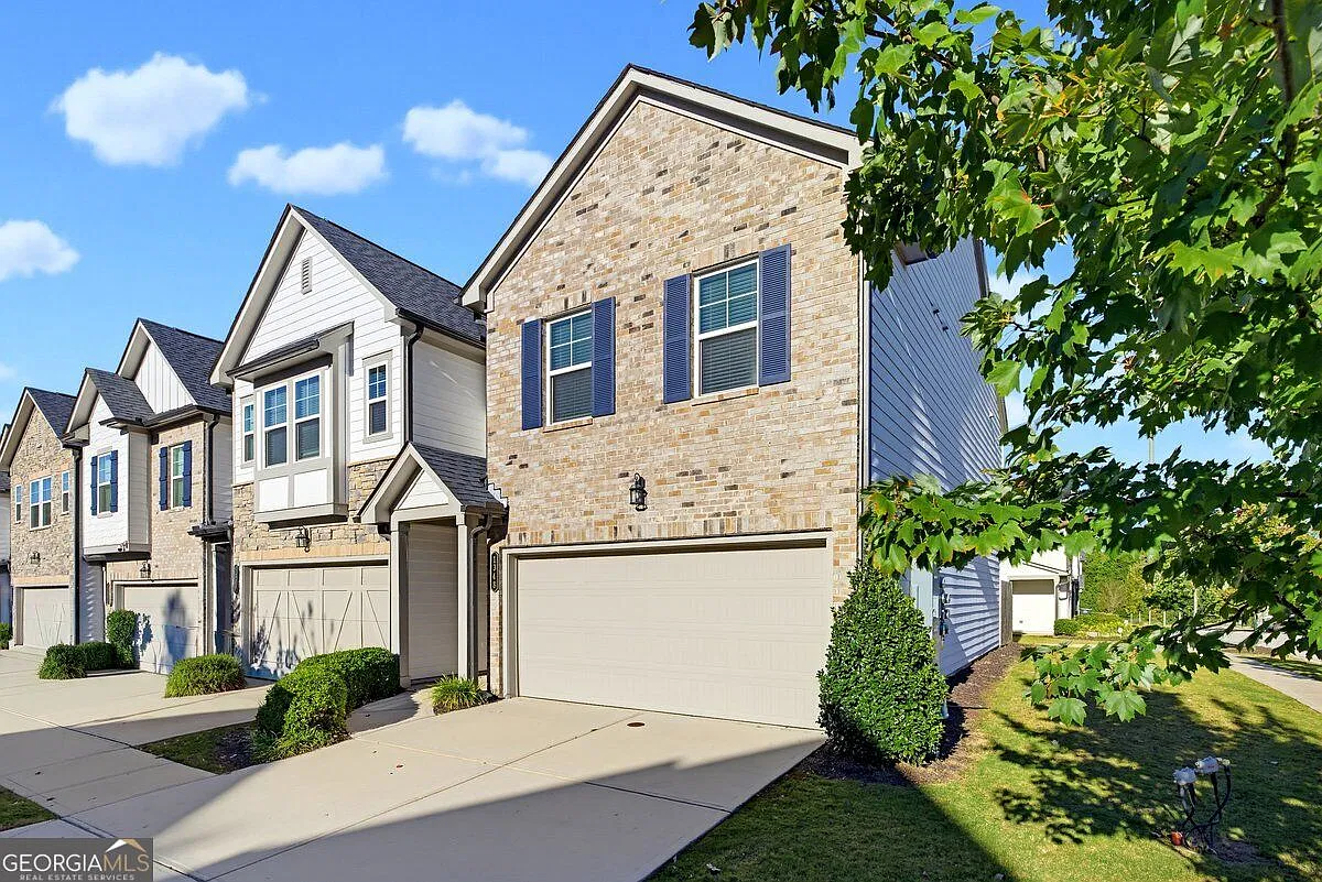 3 bed, 2.5 bath, 1714 sqft, $2,350 — Photo 1