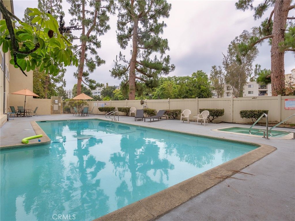 11138 Aqua Vista St APT 18, North Hollywood, CA 91602 | MLS