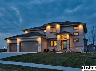 18353 Merion Dr, Omaha, NE 68136