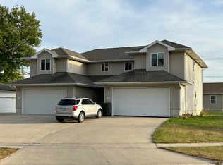 1526 Starview Dr, Cedar Falls, IA 50613