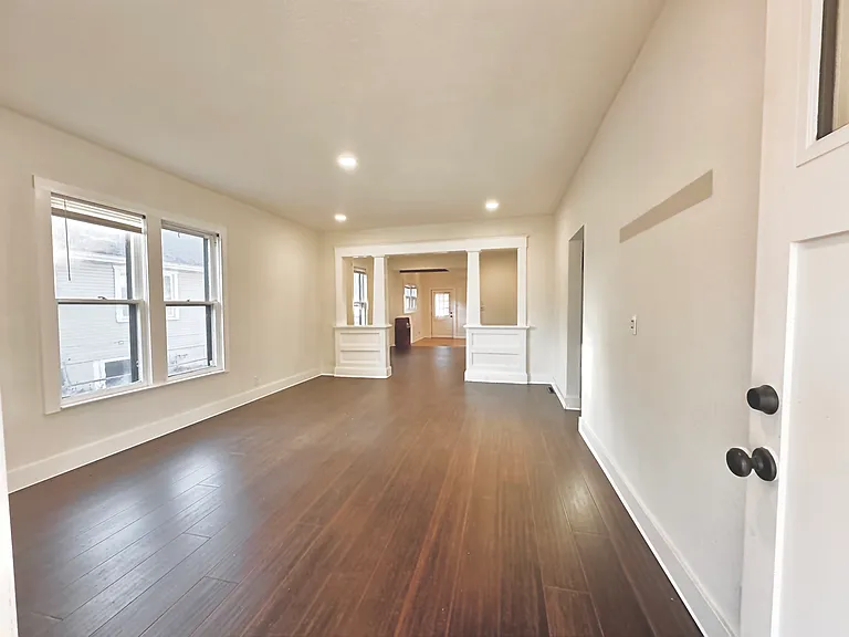 927 E Delmar St — Photo 3