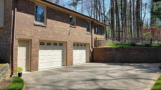 3rd image of 126 Ferguson Ct