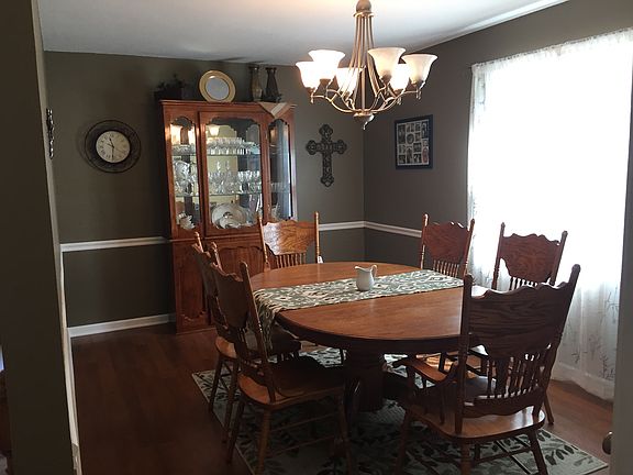 Room for full family dining