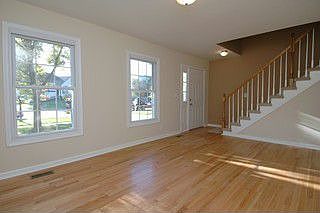 2nd image of 212 N Park Blvd