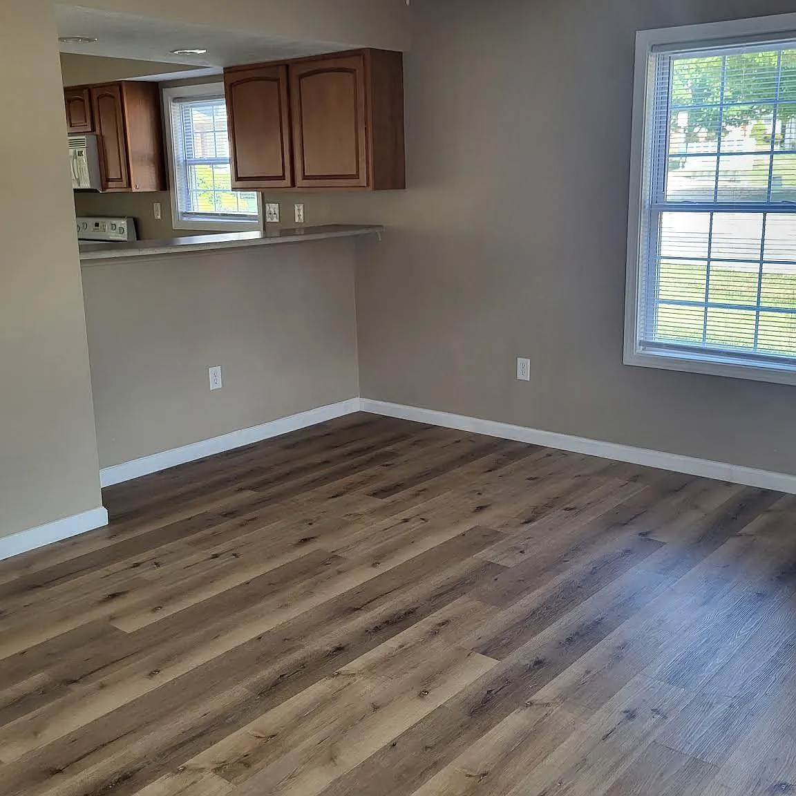 3 bed, 2.5 bath, 1240 sqft, $1,600 — Photo 3