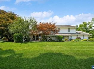 1 Deerfield Dr, Franklin, NJ 07416