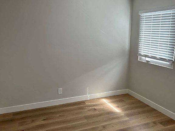 4th image of 2312-2318 Chatsworth Blvd #2316