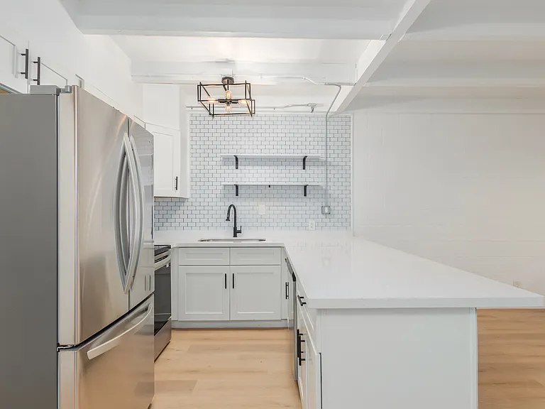 The Harlow Apartments — Photo 8