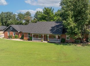 2104 Cedar Crest Ct, Arkansas City, KS 67005