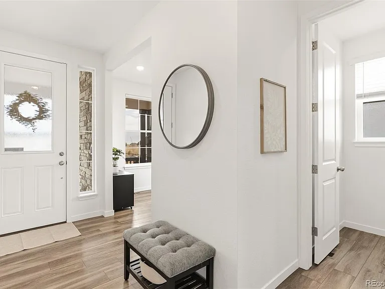 1186 Elbridge Dr — Photo 4