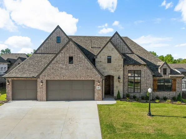 1506 Cedarwood Dr, Claremore, OK 74017