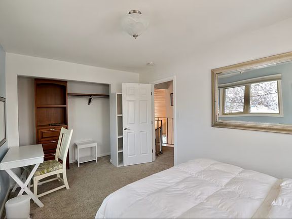 3rd image of 1811 Jarvis Ave