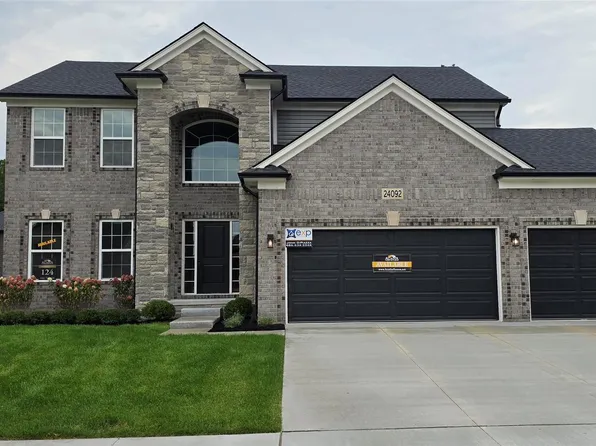 24092 Sawgrass Dr, Macomb, MI 48042