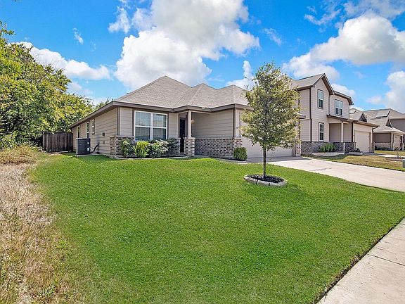 3rd image of 2441 Bear Oak Dr